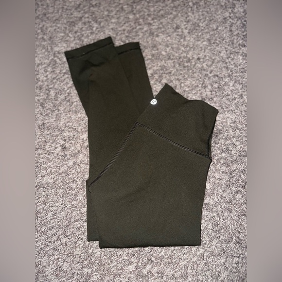 Women’s Lululemon Wunder Under Crop (High-Rise) *Full-On Luxtreme 21" Size 2 - Picture 6 of 15